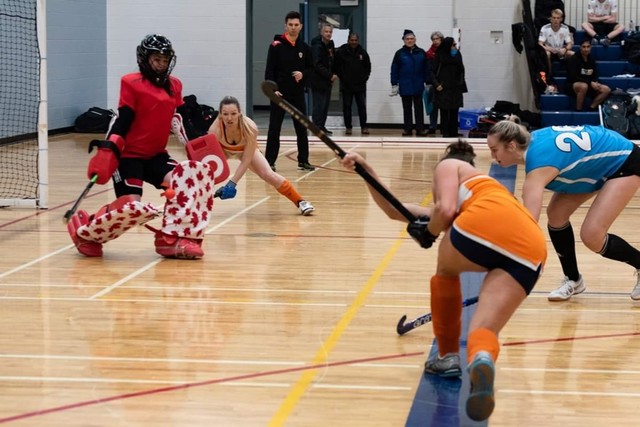 Thumb kaitlyn tomas indoor field hockey pic